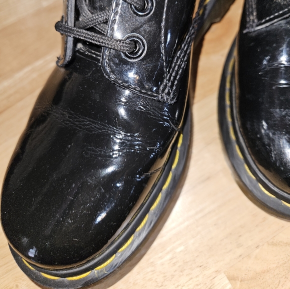 Dr Martens black patent leather boots size 7 - Picture 7 of 10